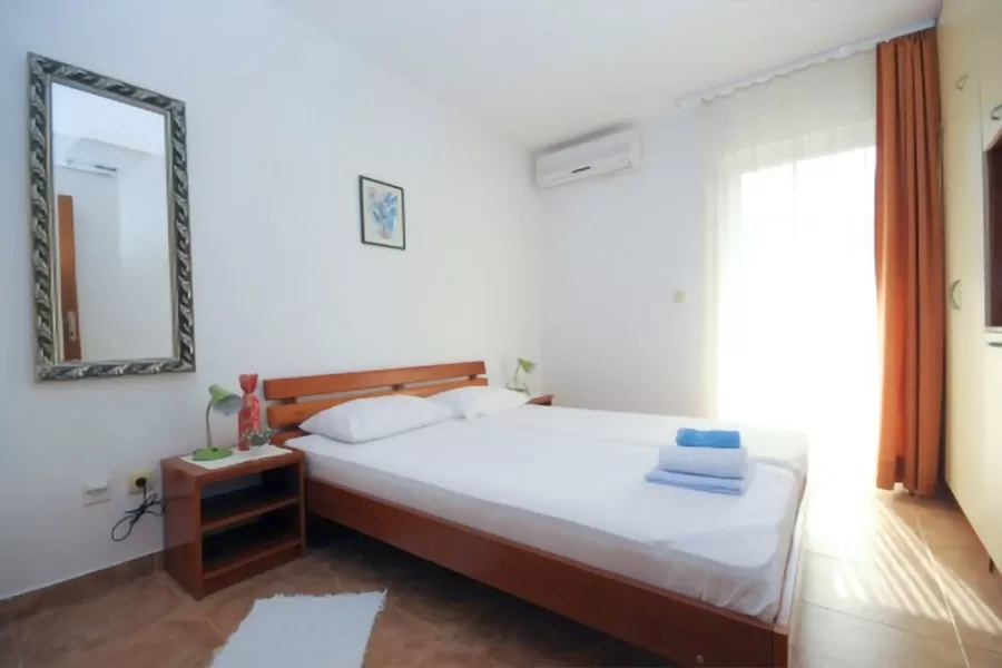 Racanovic_DBL STD_01.jpg